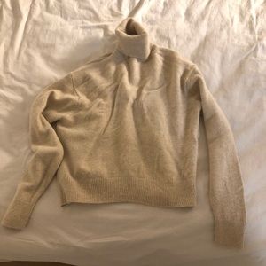 Uniqlo 100% Wool turtle neck